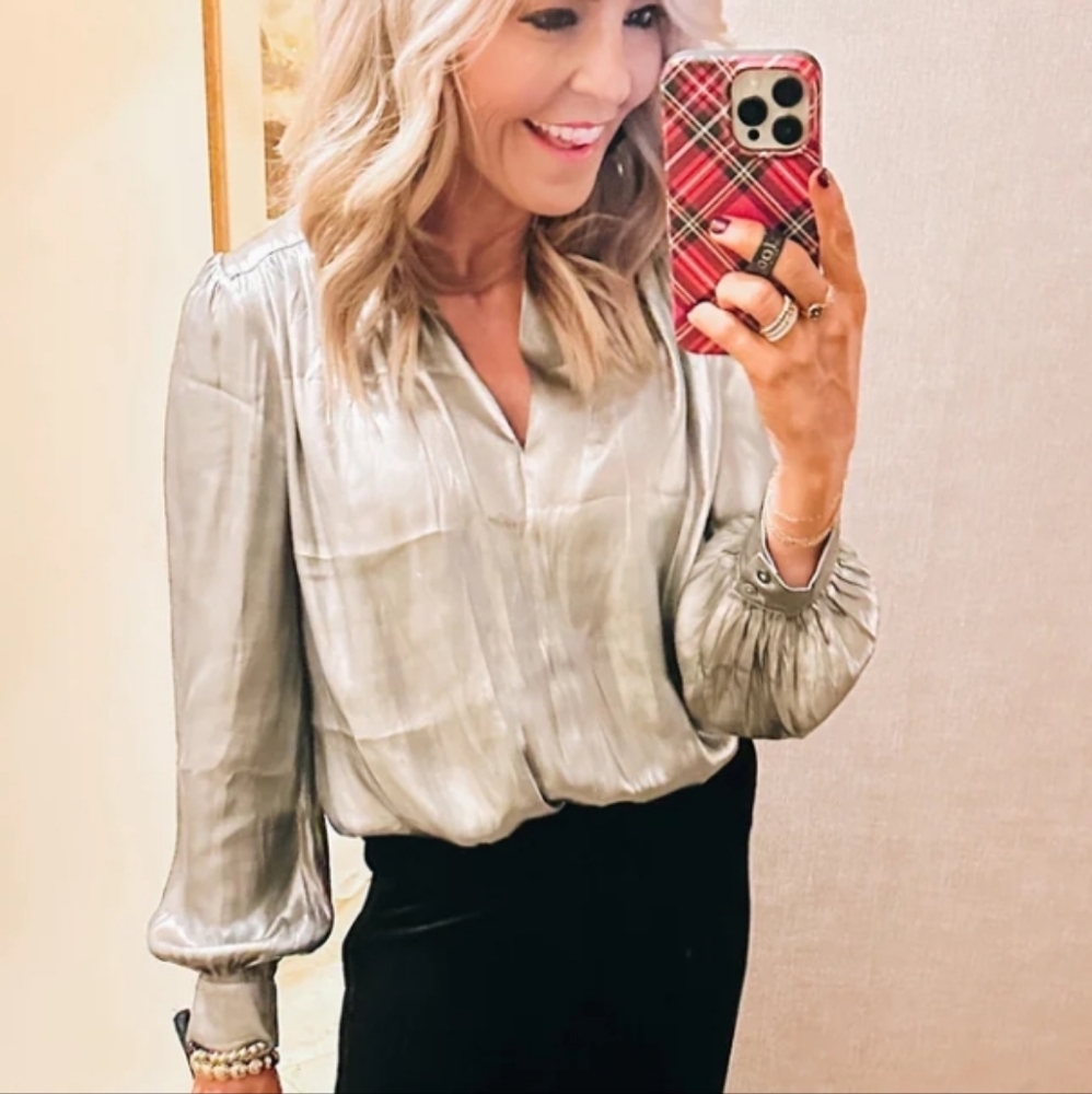 New Current Air Silver Blouse‎ Large